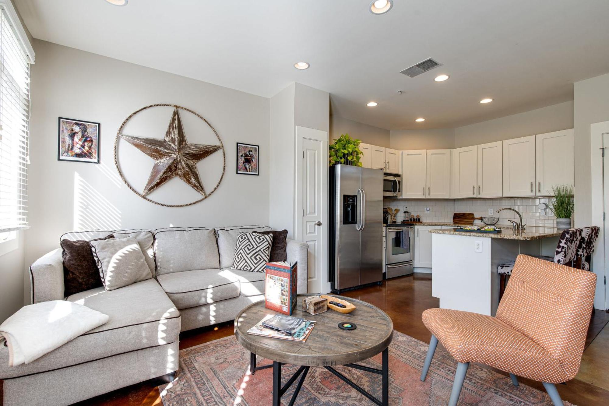 The Celebrity - Minutes To Broadway With A Balcony Apartment Nashville Exterior photo