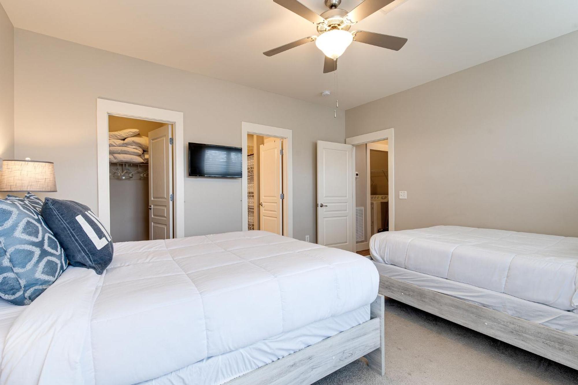 The Celebrity - Minutes To Broadway With A Balcony Apartment Nashville Exterior photo