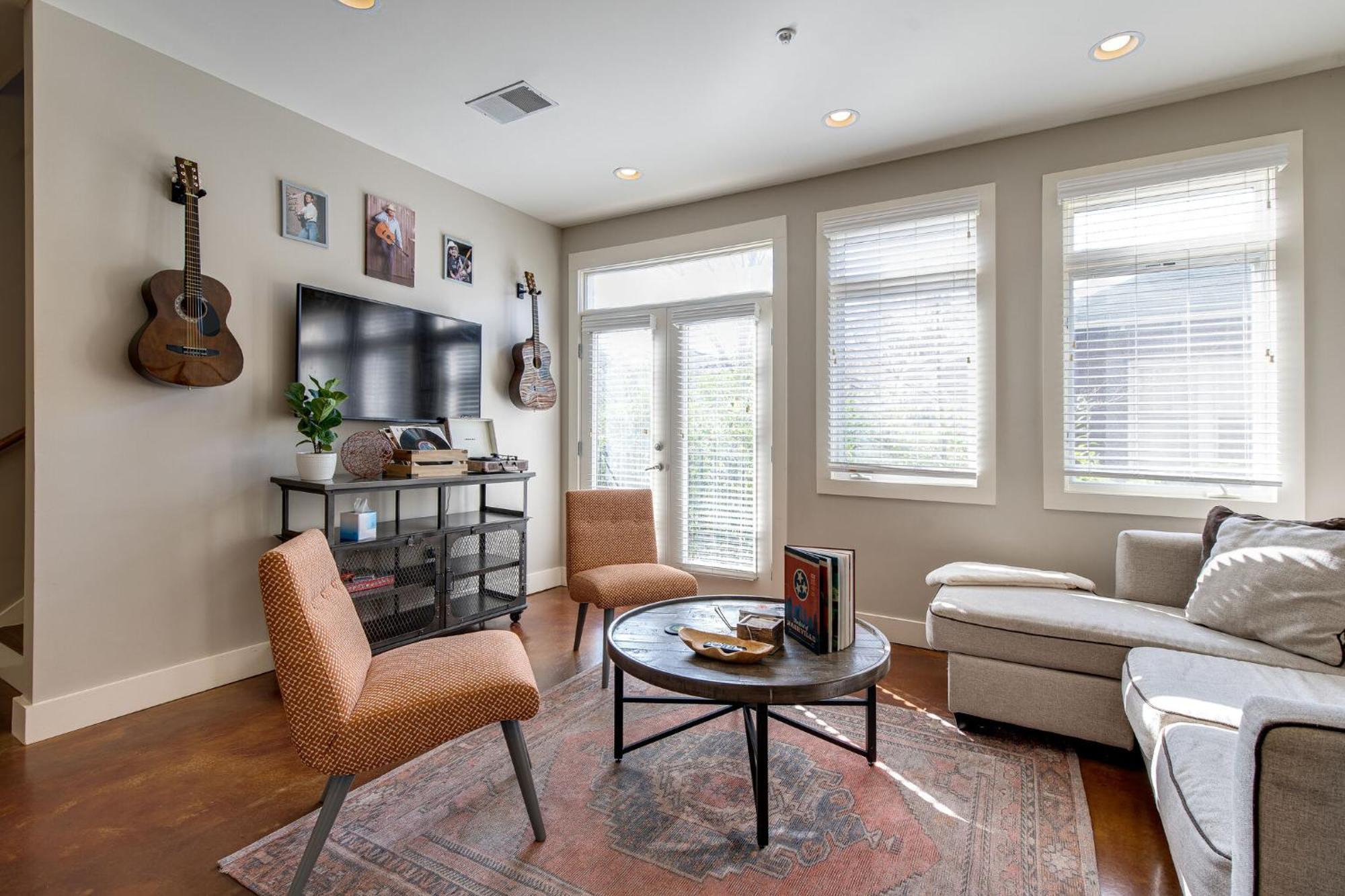 The Celebrity - Minutes To Broadway With A Balcony Apartment Nashville Exterior photo