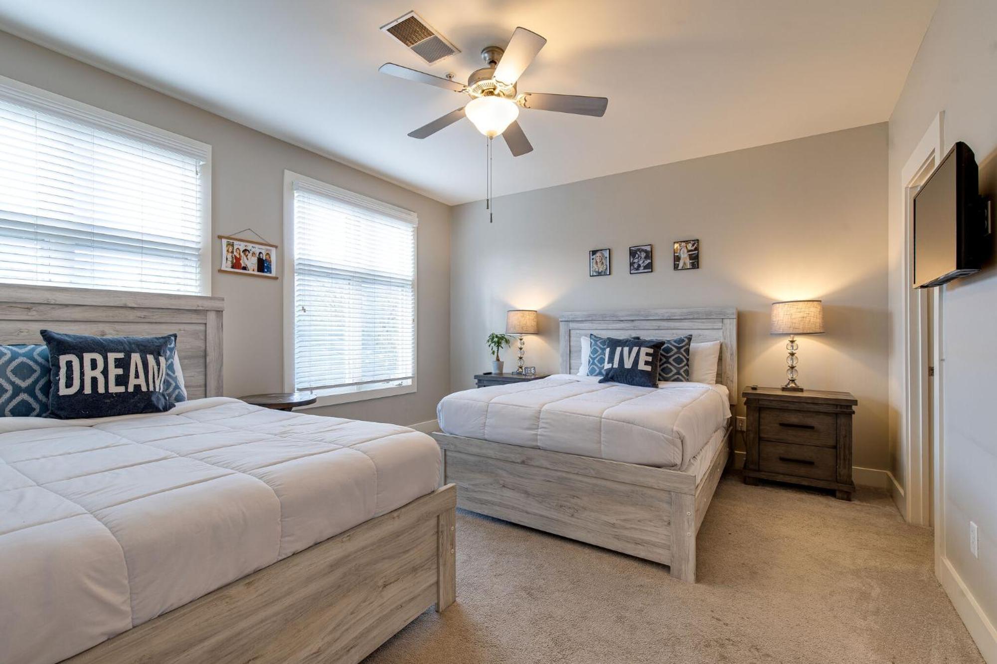 The Celebrity - Minutes To Broadway With A Balcony Apartment Nashville Exterior photo