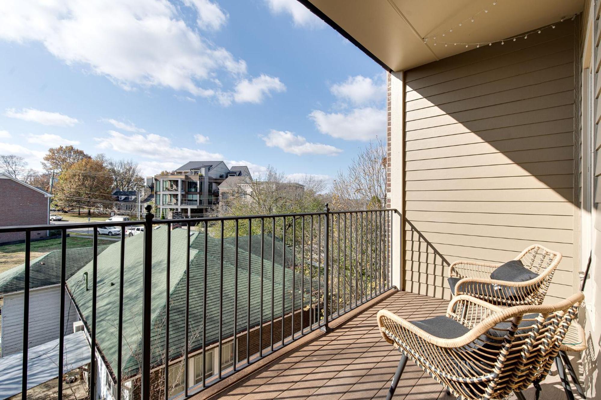 The Celebrity - Minutes To Broadway With A Balcony Apartment Nashville Exterior photo